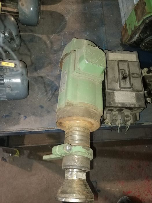 Продам электродвигатели