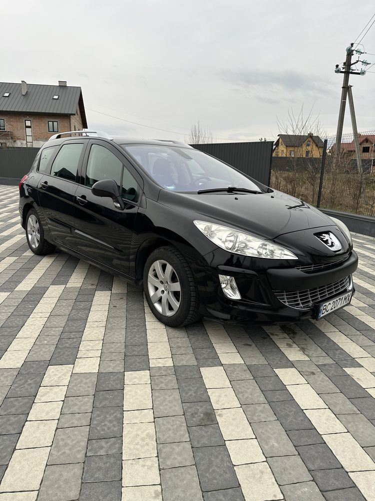 Автомобіль peugeot 308 sw