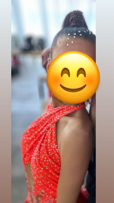 Продаємо бальну сукню