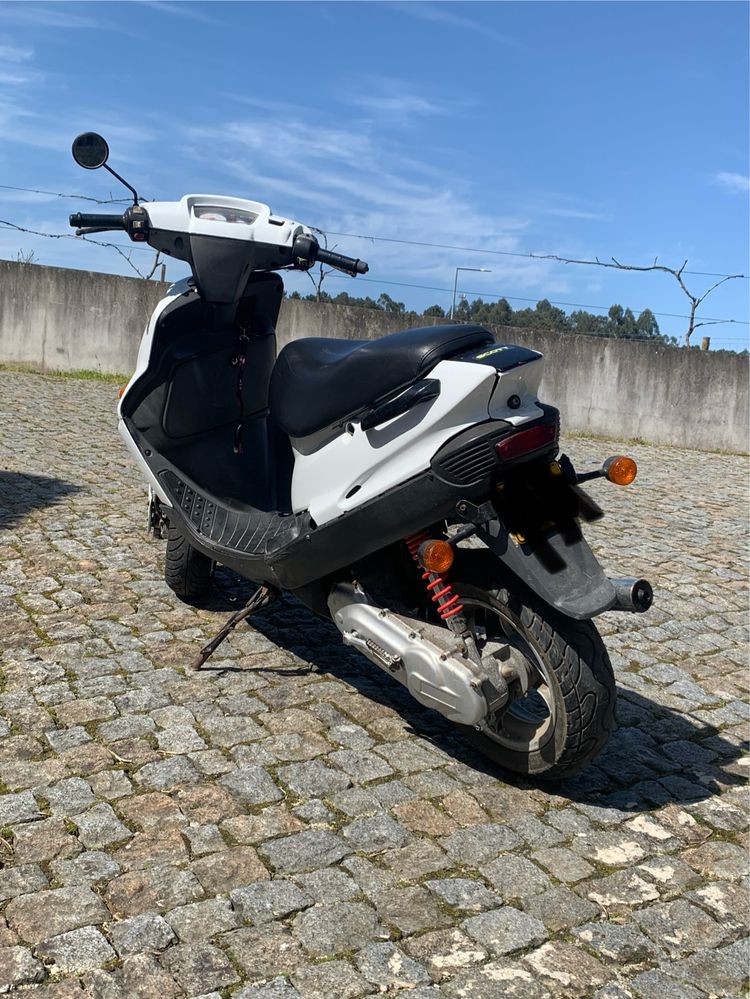 Vendo scooter em bom estado