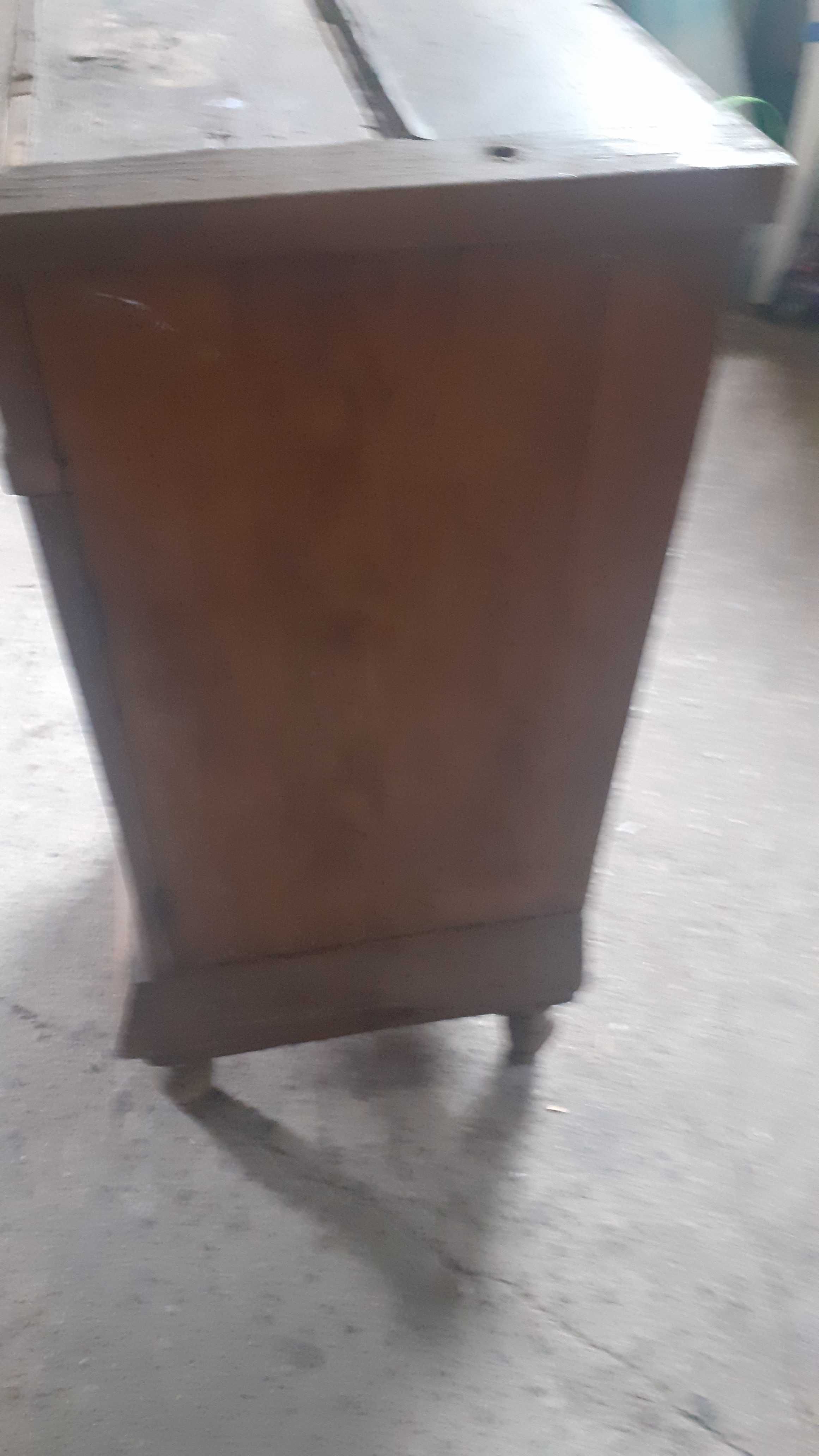 Stara szafka do renowacji