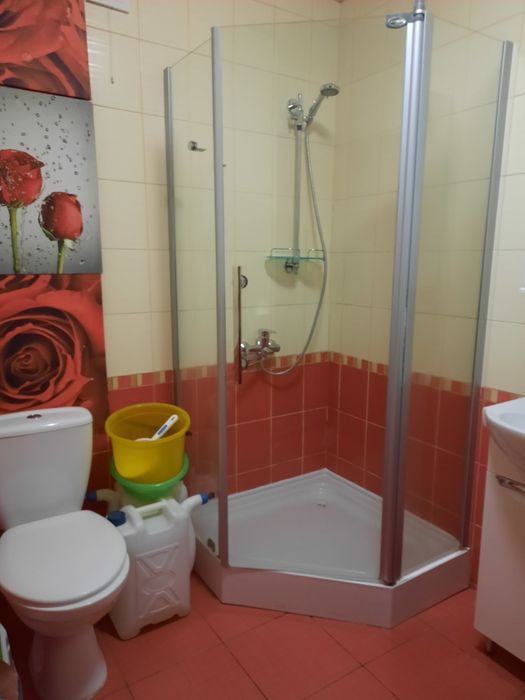 Сдам 2-кв на пр.Поля в отличном месте 12000