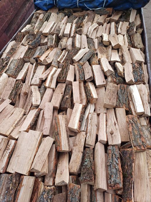 Дрова дубовые колотые Харьков — сухие, доставка ЗиЛ, КамАЗ, DAF