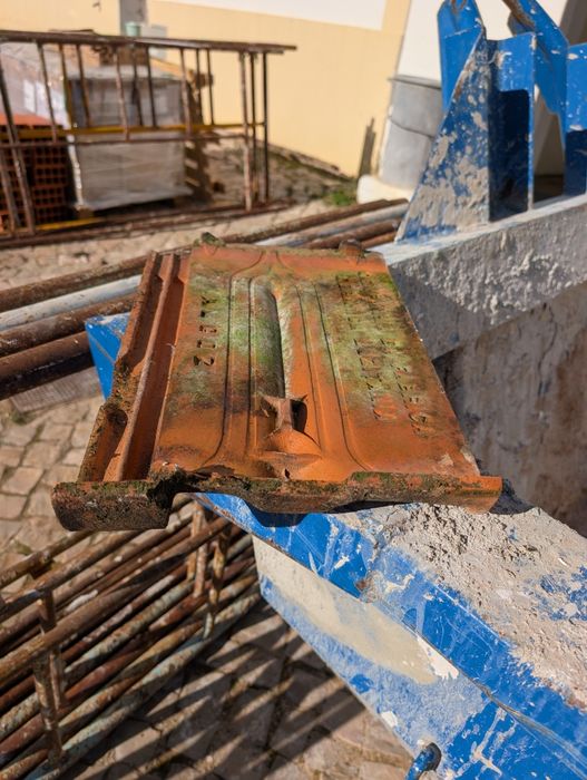 Telhas antigas, tipo Marselha