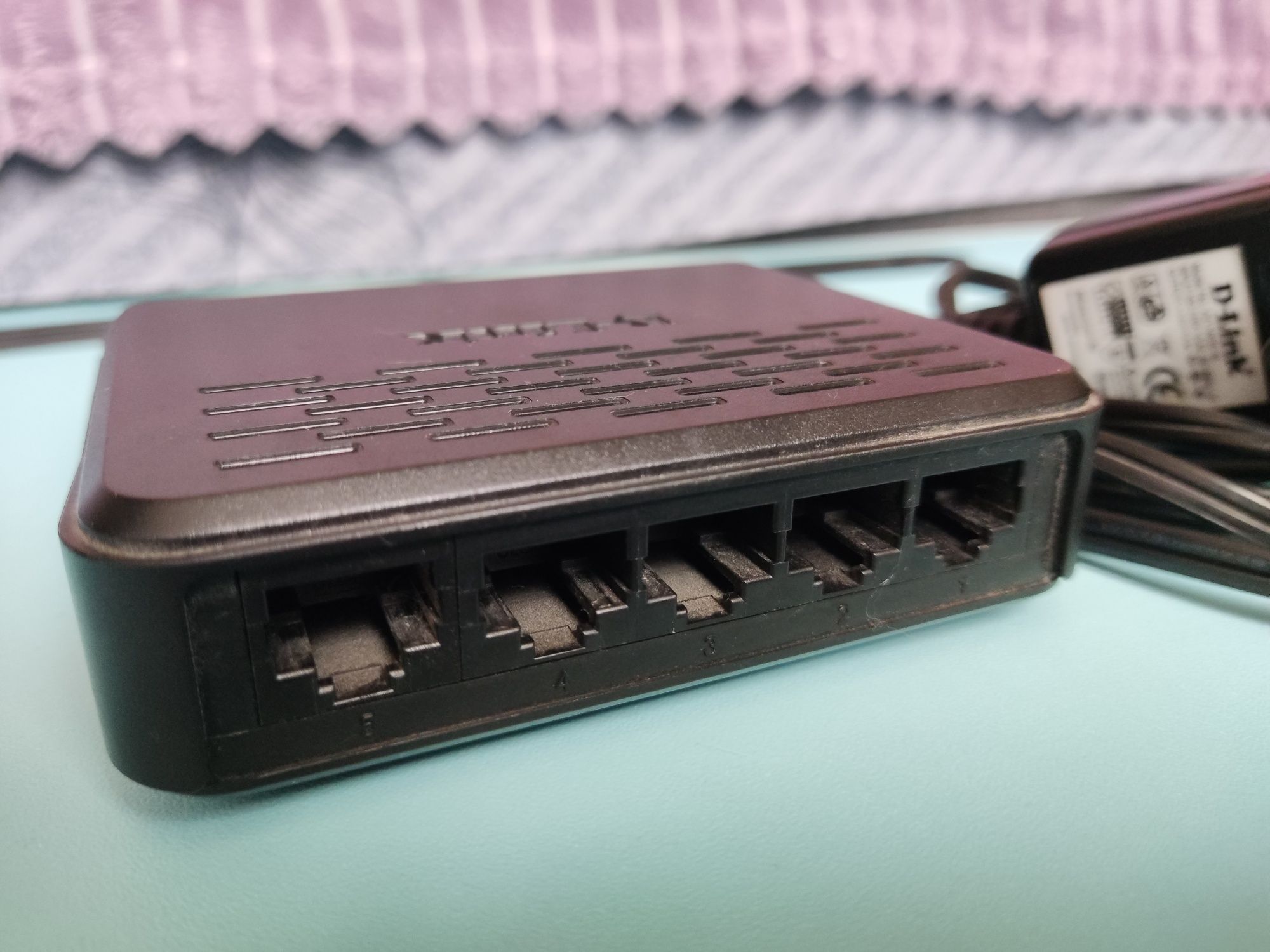 Коммутатор D-Link DES-1005A