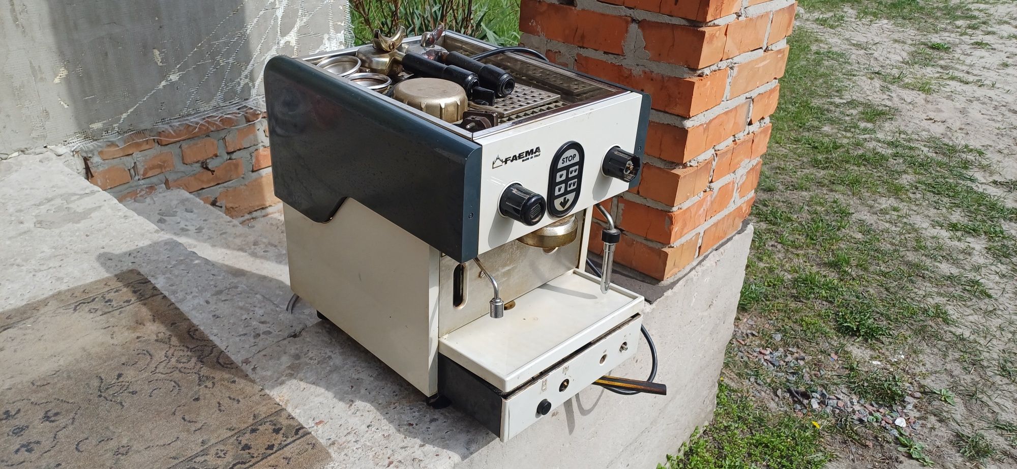 Кофемашина Faema compact