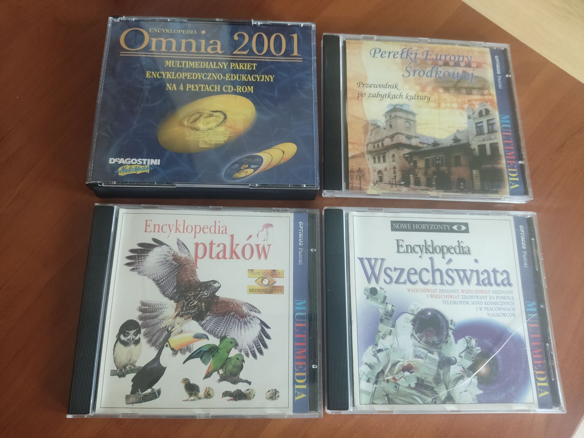 Zestaw na PC Encyklopedia Omnia 2001, ptaków, wszechświata, zabytków
