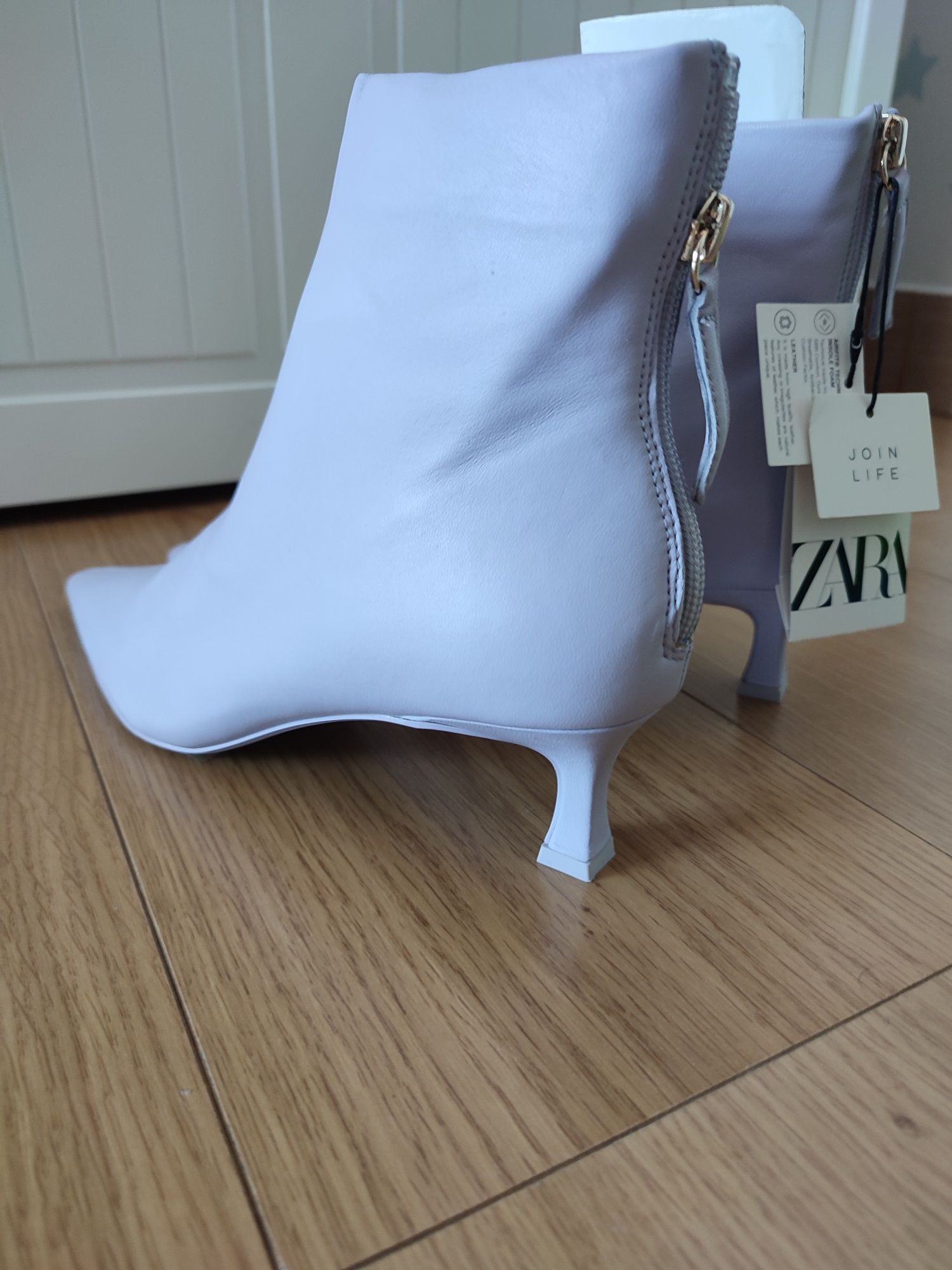 Vendo botas pele Zara n 37 cor lilás