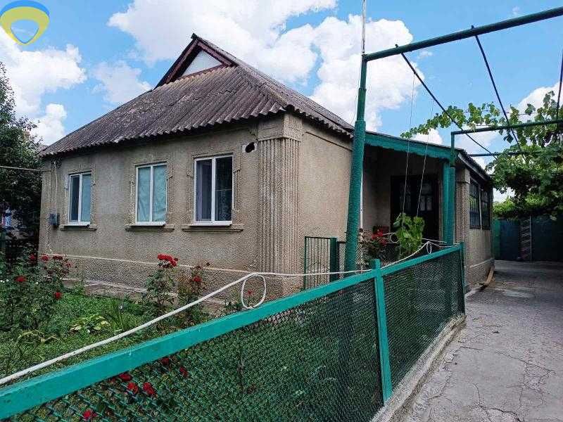 Гарний будинок у передмісті Одеси чекає на нових власників