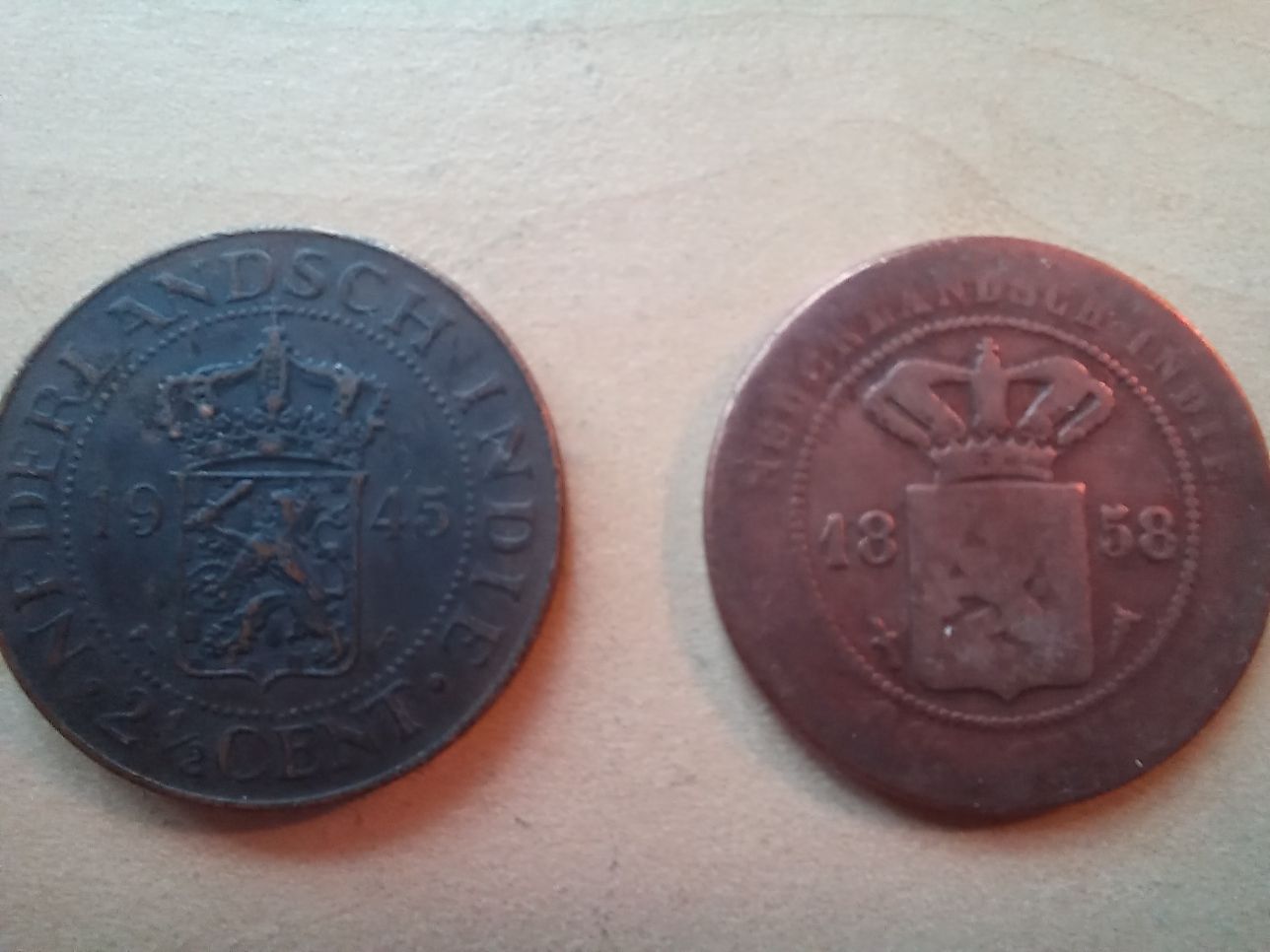 Indie holenderskie - 2 historyczne monety obiegowe