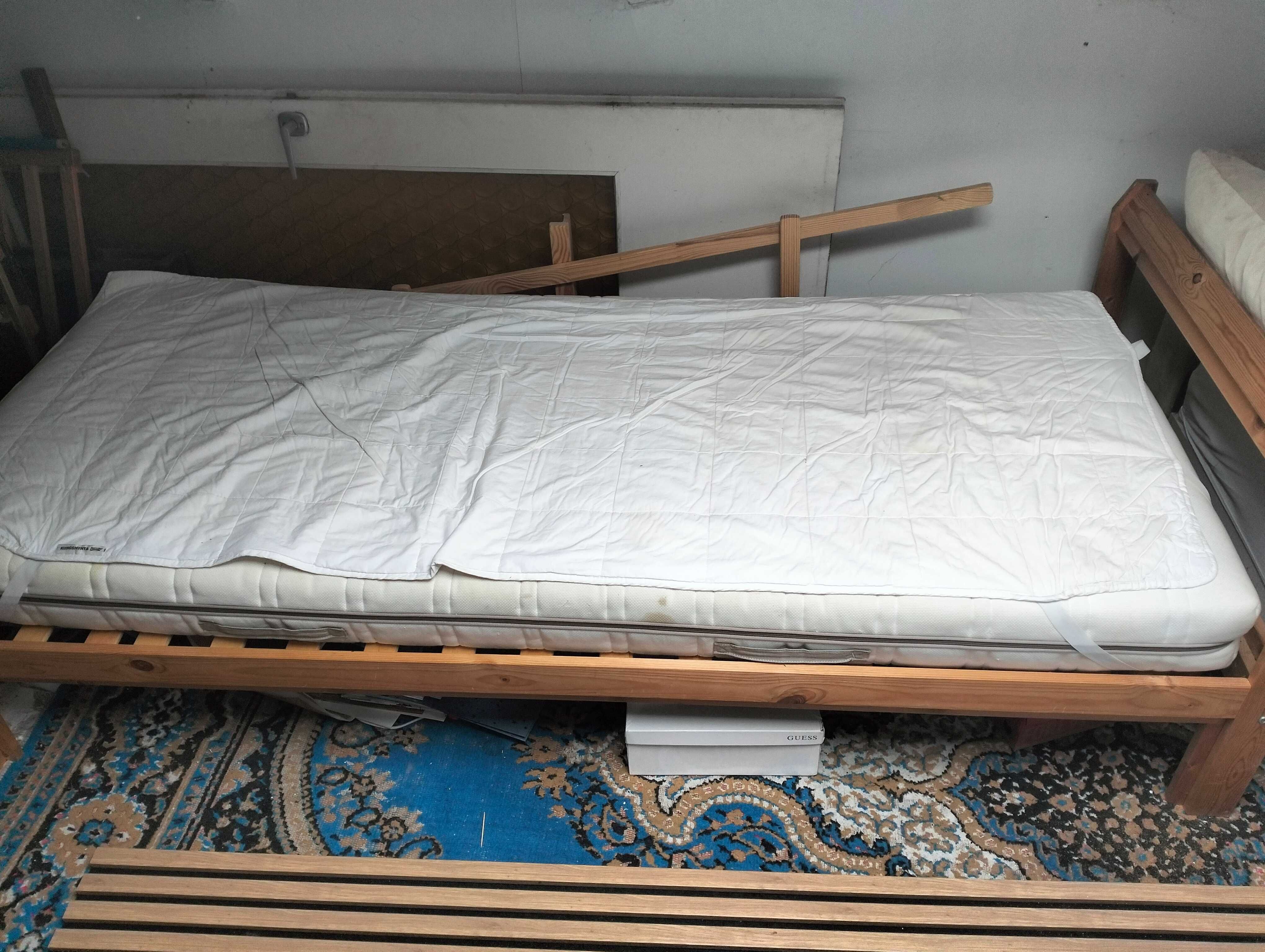 Ikea łóżko jednoosobowe plus materac