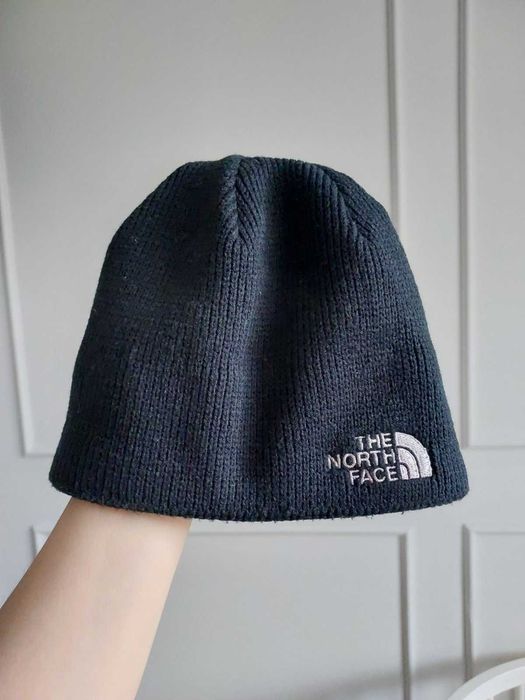 шапка на флісі The North Face чорна шапка на флисе черная