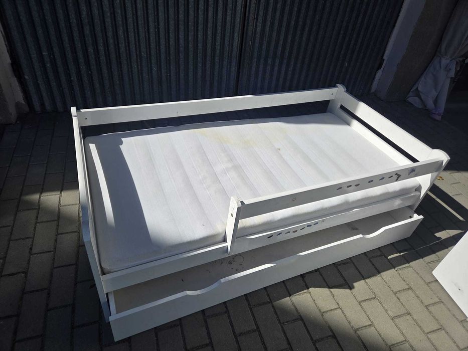 Łóżko dziecięce drewniane białe z barierką dla dziecka 160x80