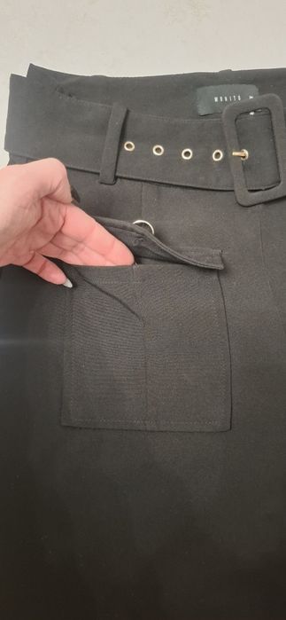 Czarne spodnie  Mohito rozm. 38