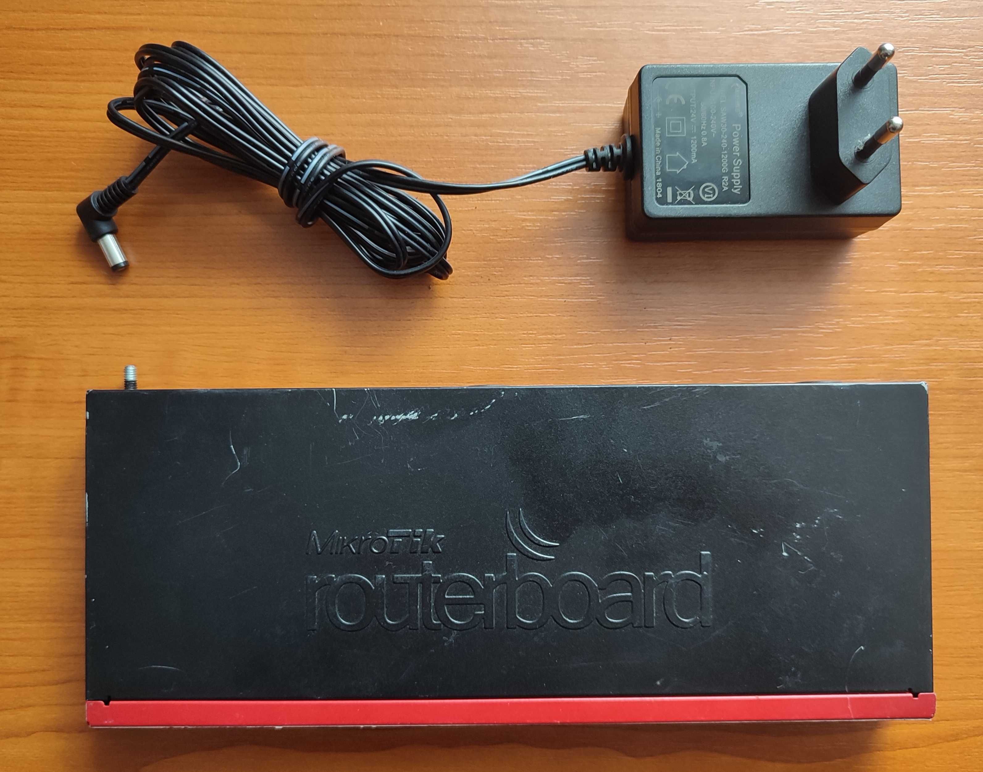 Маршрутизатор (роутер) MikroTik RB2011iL-IN, RB2011iLS-IN