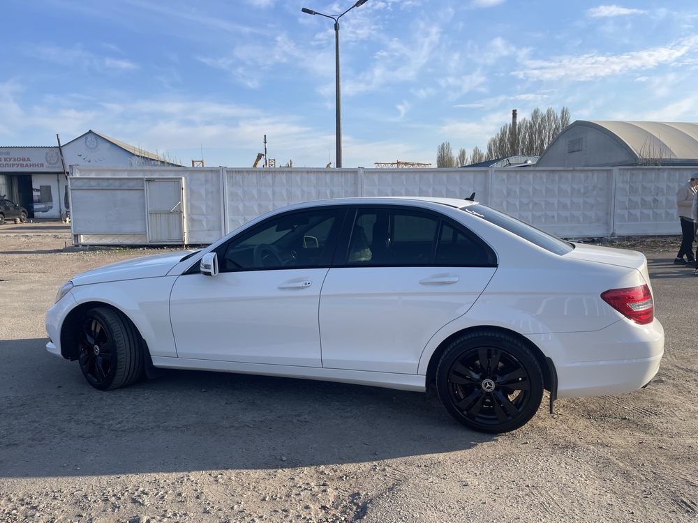 Mercedes Benz c220d