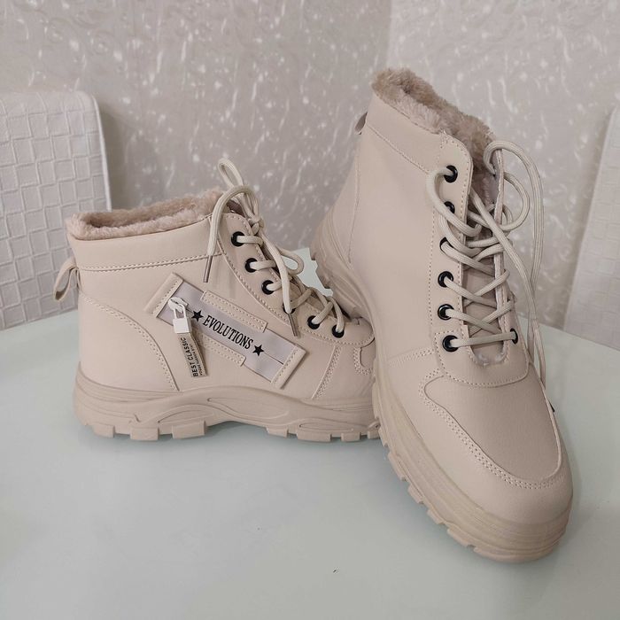 Ботинки женские зимние 44