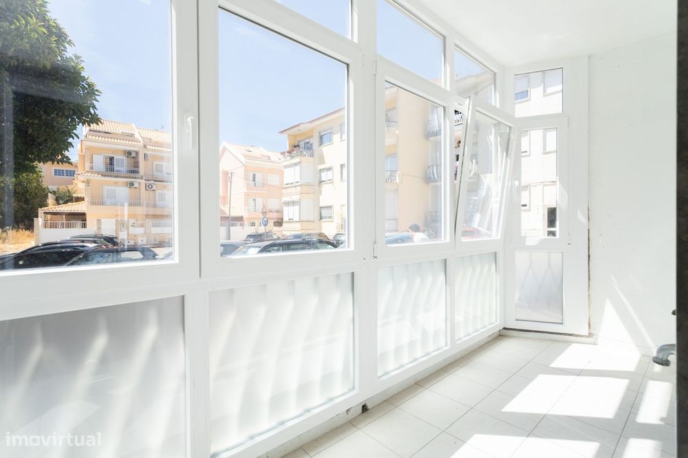 Apartamento T2 a 4 minutos do Centro da Parede – Excelente Localização