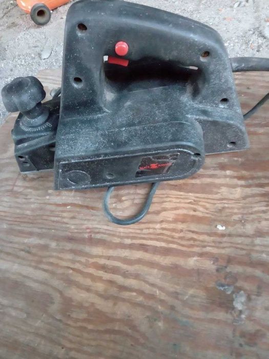 Strug elektryczny Black Master 600W 82mm