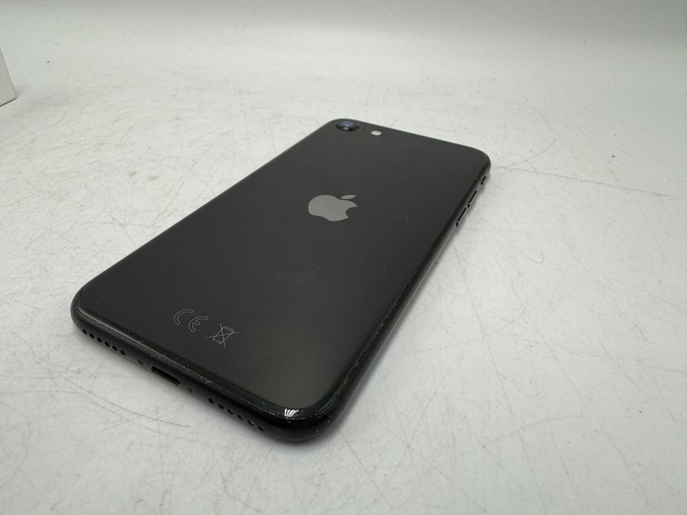 Apple iPhone SE 2020 64GB czarny
