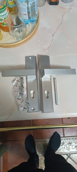 Sprzedam Nową solidną klamkę do drzwi