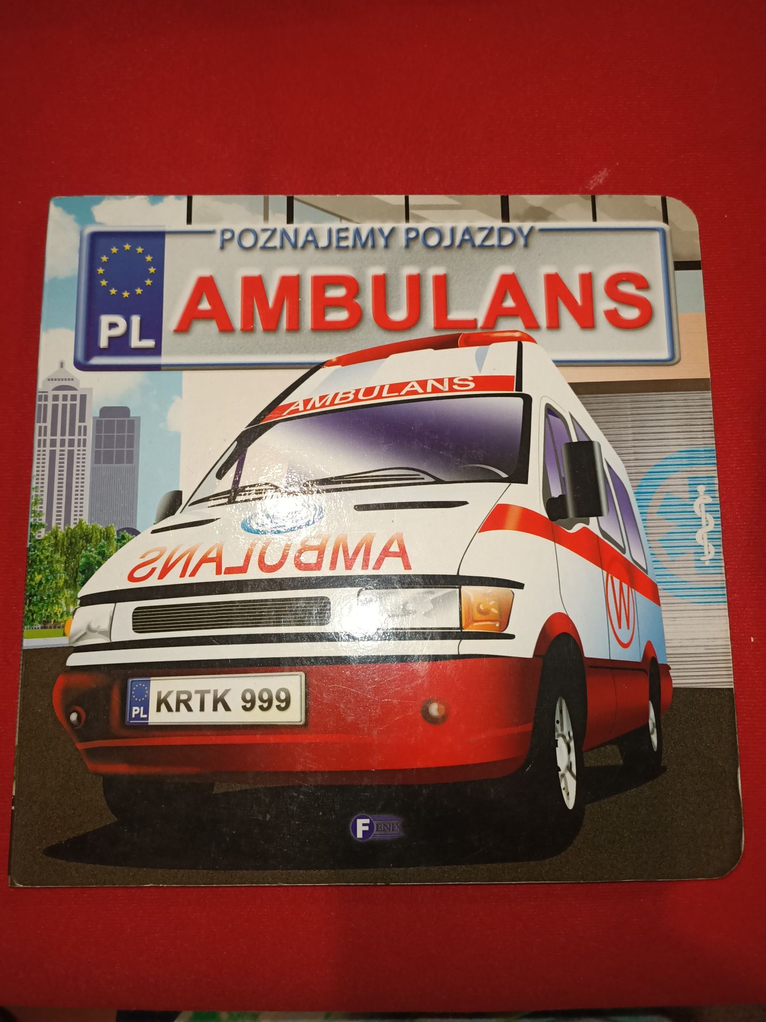 Poznajemy pojazdy Ambulans całokartonowa