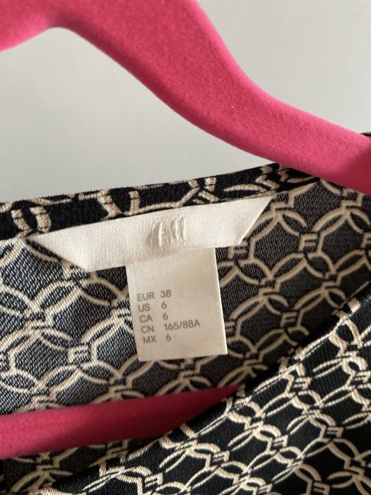 Przepiękna wzorzysta sukienka H&M
