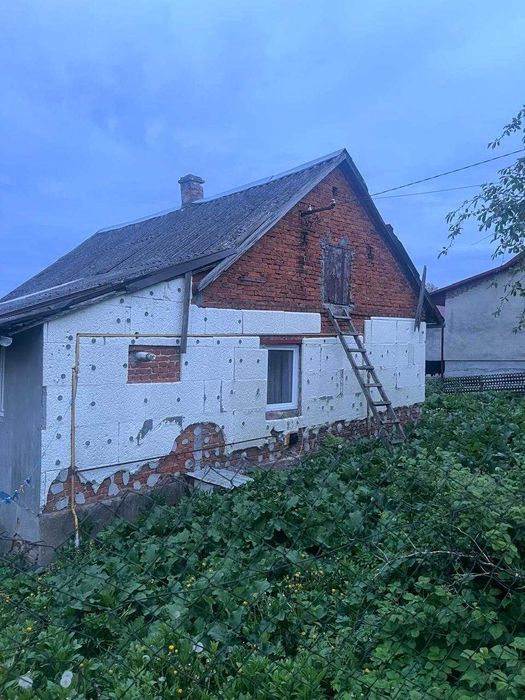 Продається будинок у с. Угри (Львівська область), у хорошому стані.