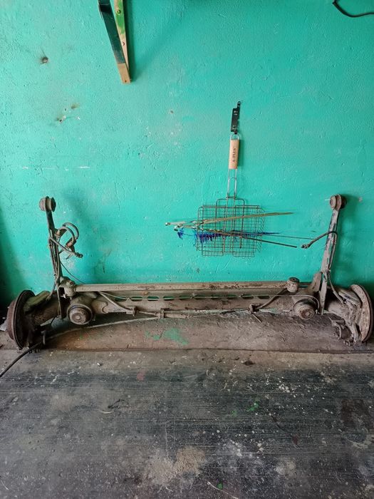 Продам заднюю балку Опель Синтра.