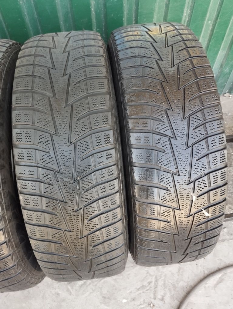 Шини Hankook 215/70/16