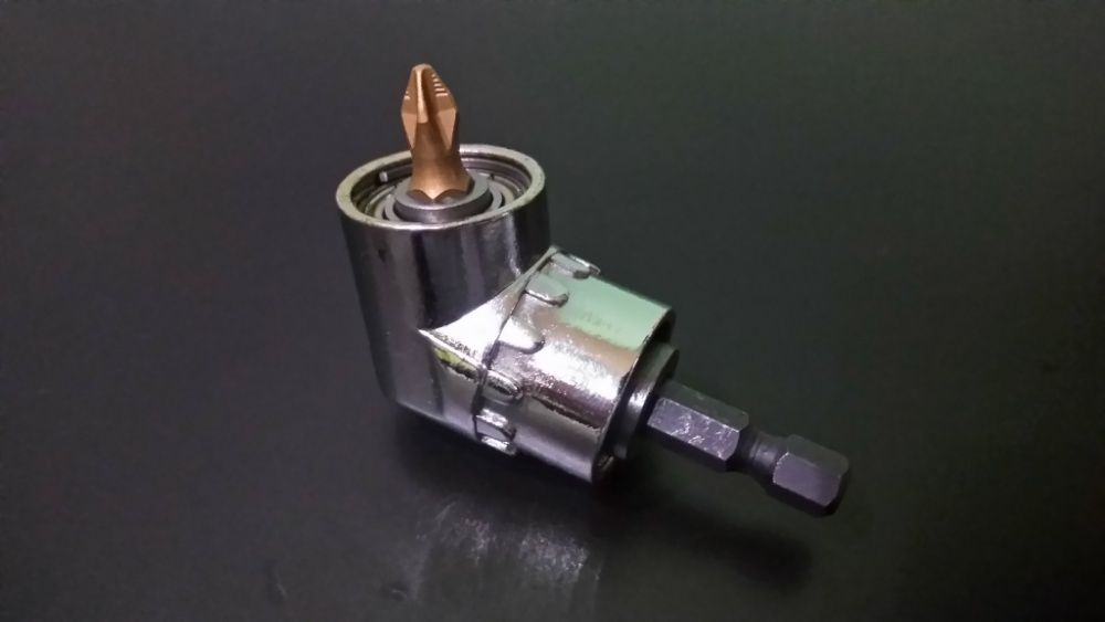 Угловой адаптер насадка угловая на шуруповерт-дрель (+бита)