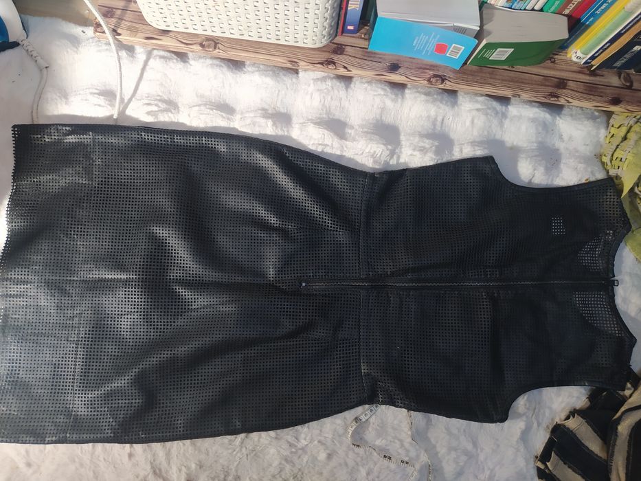 Sukienka skórzana.Calvin Klein