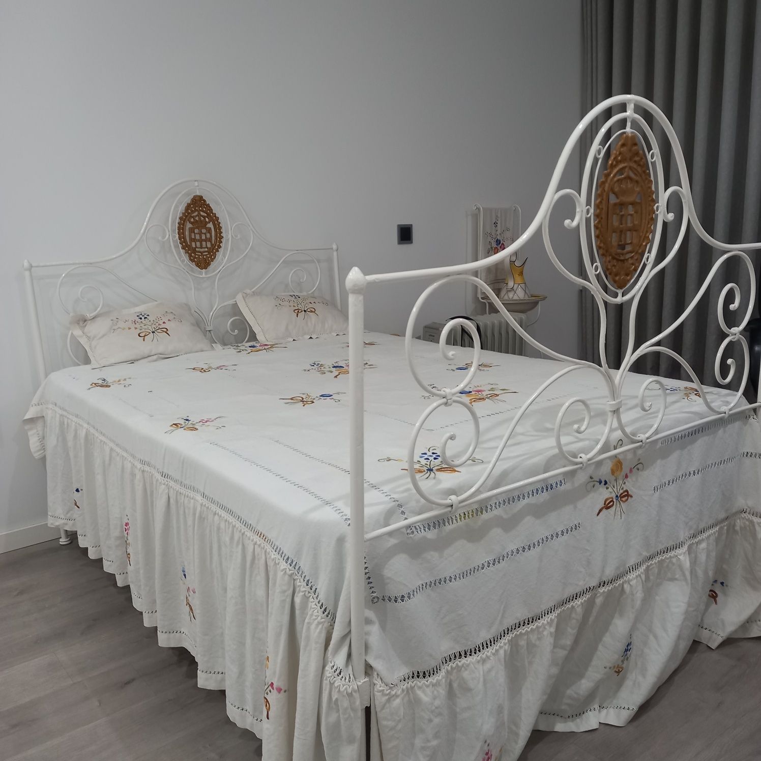 Cama coroa de rei
