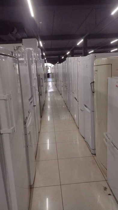 Продам б/у двокамерний холодильник  Beko RCSA366K30XB NoFrost б/в