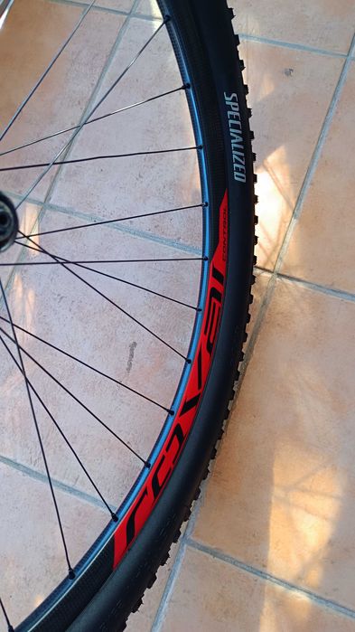 Rodas BTT 29 carbono com Pneus specialized