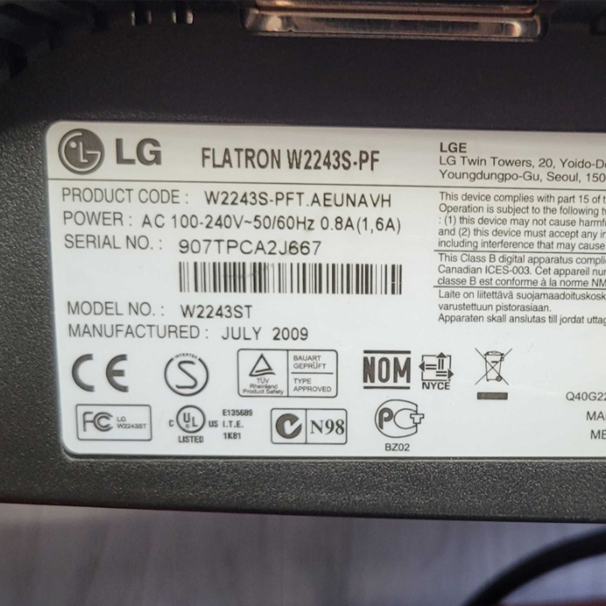 Монитор LG W2243T