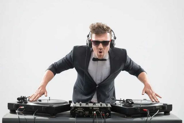 Zawodowy ZESTAW MUZYKI dla DJ 2700 HITÓW na WESELA i imprezy TANECZNE