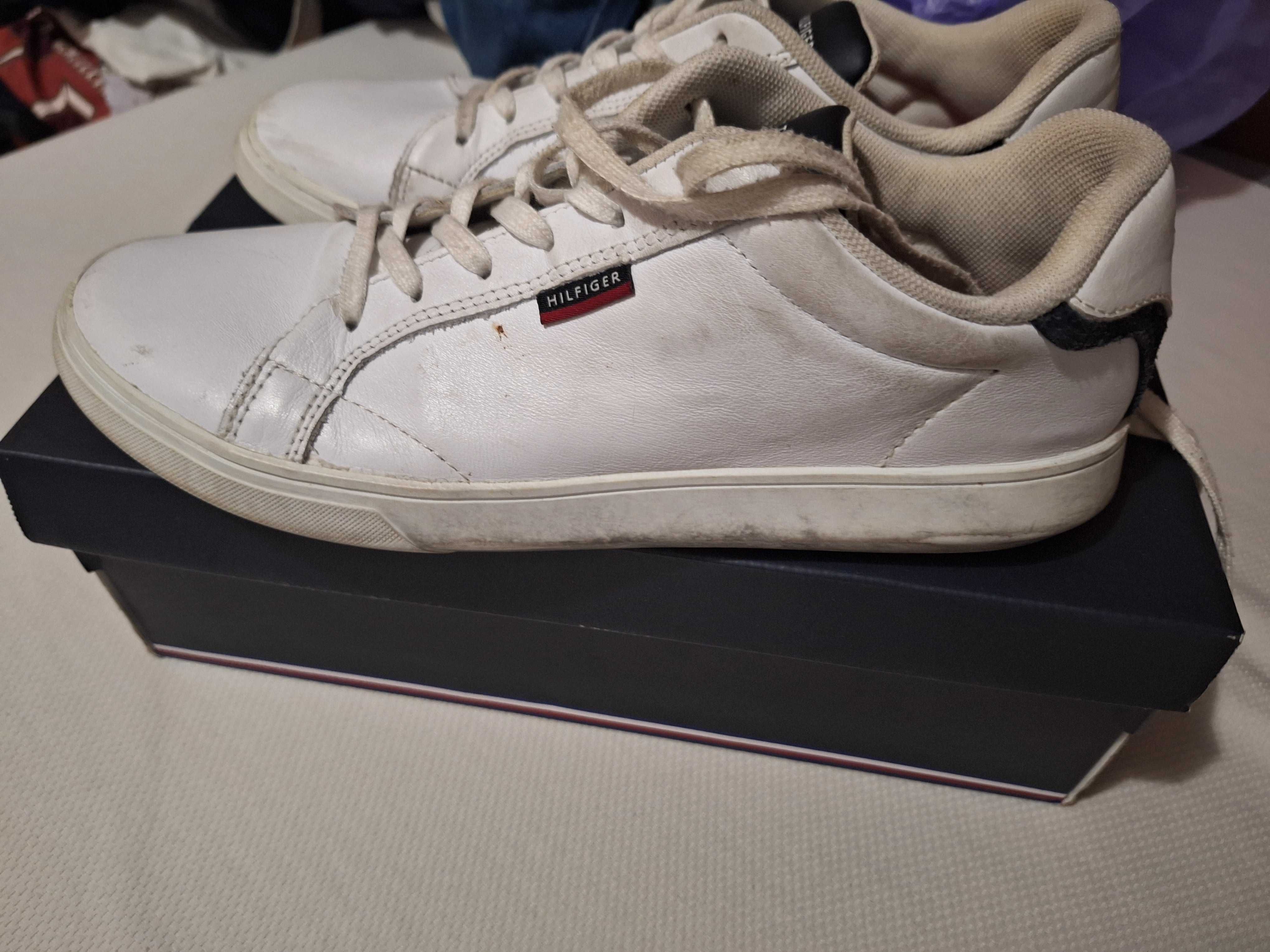 Sapatilhas TOMMY, como novas!