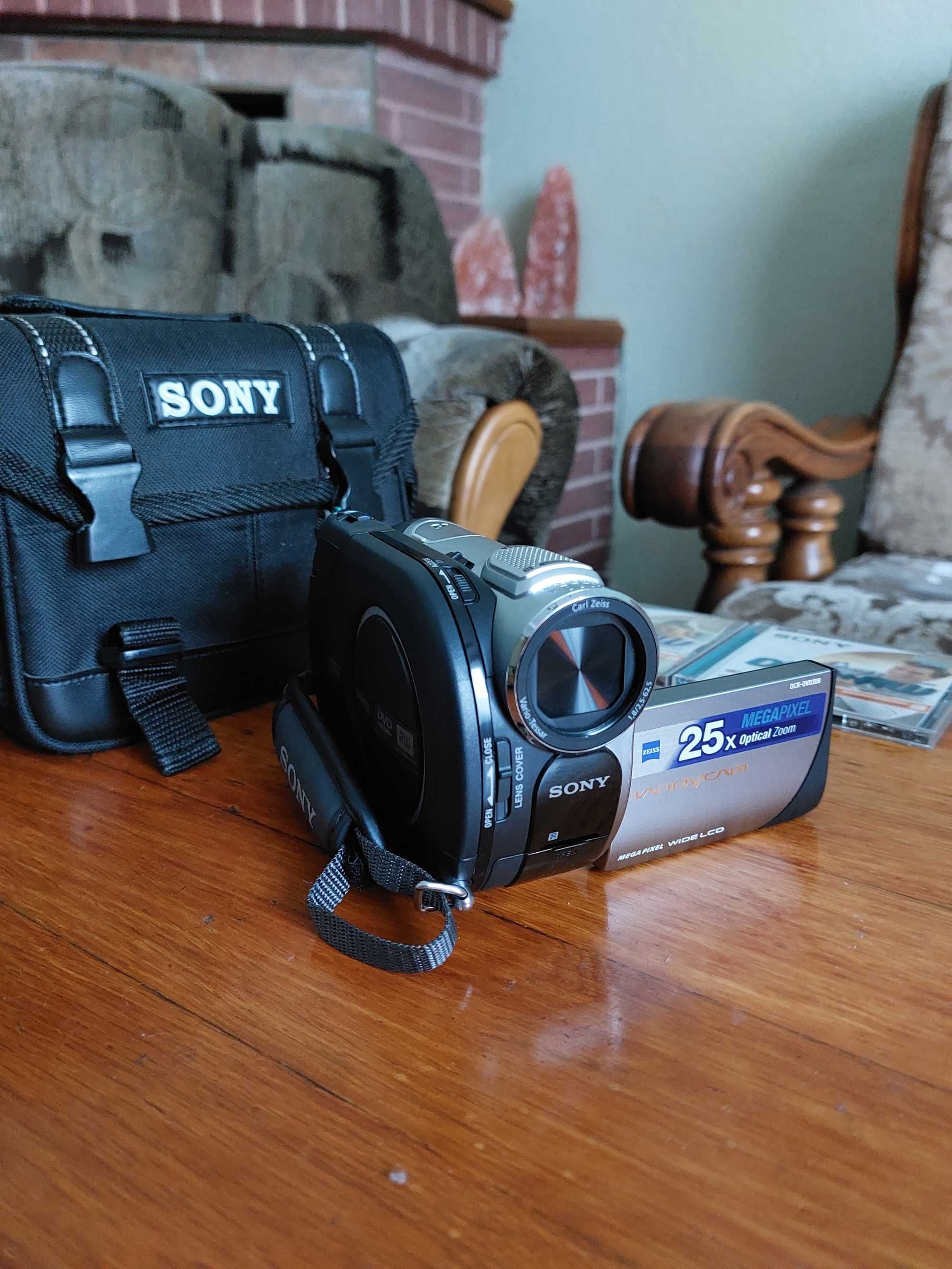 Відеокамера SONY DCR-DVD308E