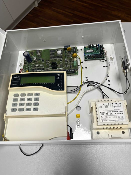 Satel CA-10 Centrala alarmowa