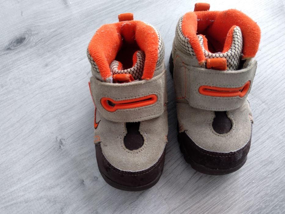 Vendo sapatos criança