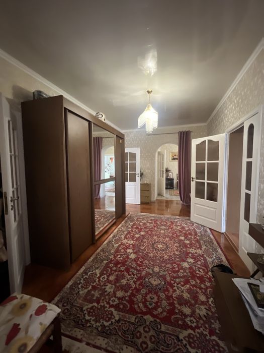 Продам будинок 95 квартал ( Центр міста ) .