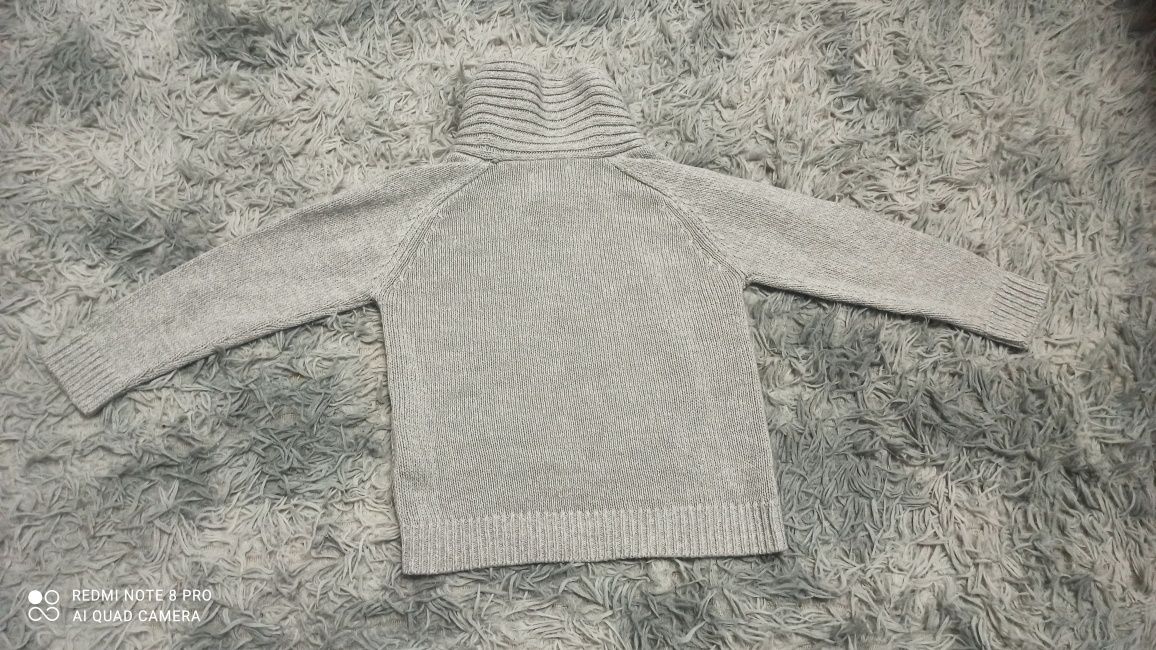 Ciepły sweter dziecięcy akrylowy z kołnierzem