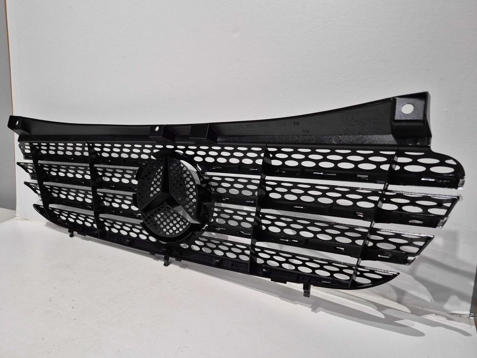 Mercedes Viano (W639) 03-10 Grill atrapa zderzaka nowa oryginalna