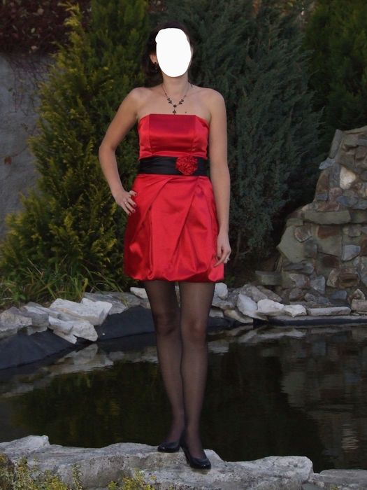 Sukienka czerwona bombka z paskiem