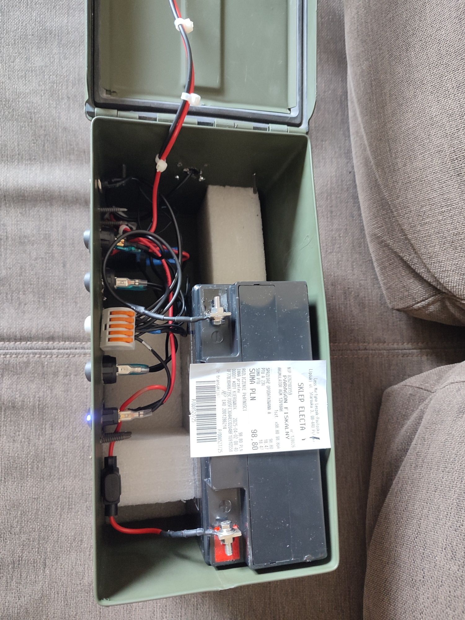 Power box bank energii akumulator żelowy awaryjne ładowanie i oświetle