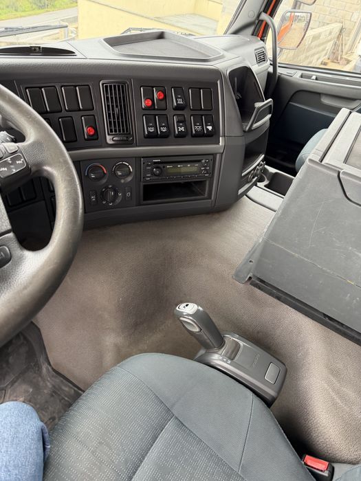 Volvo FMX com grua 20m e bascula