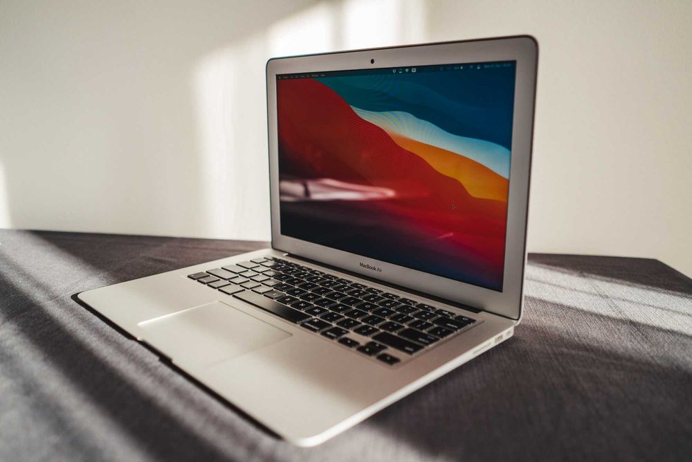 Laptop MacBook Air 13 4GB RAM, 128GB SSD (stan bdb)