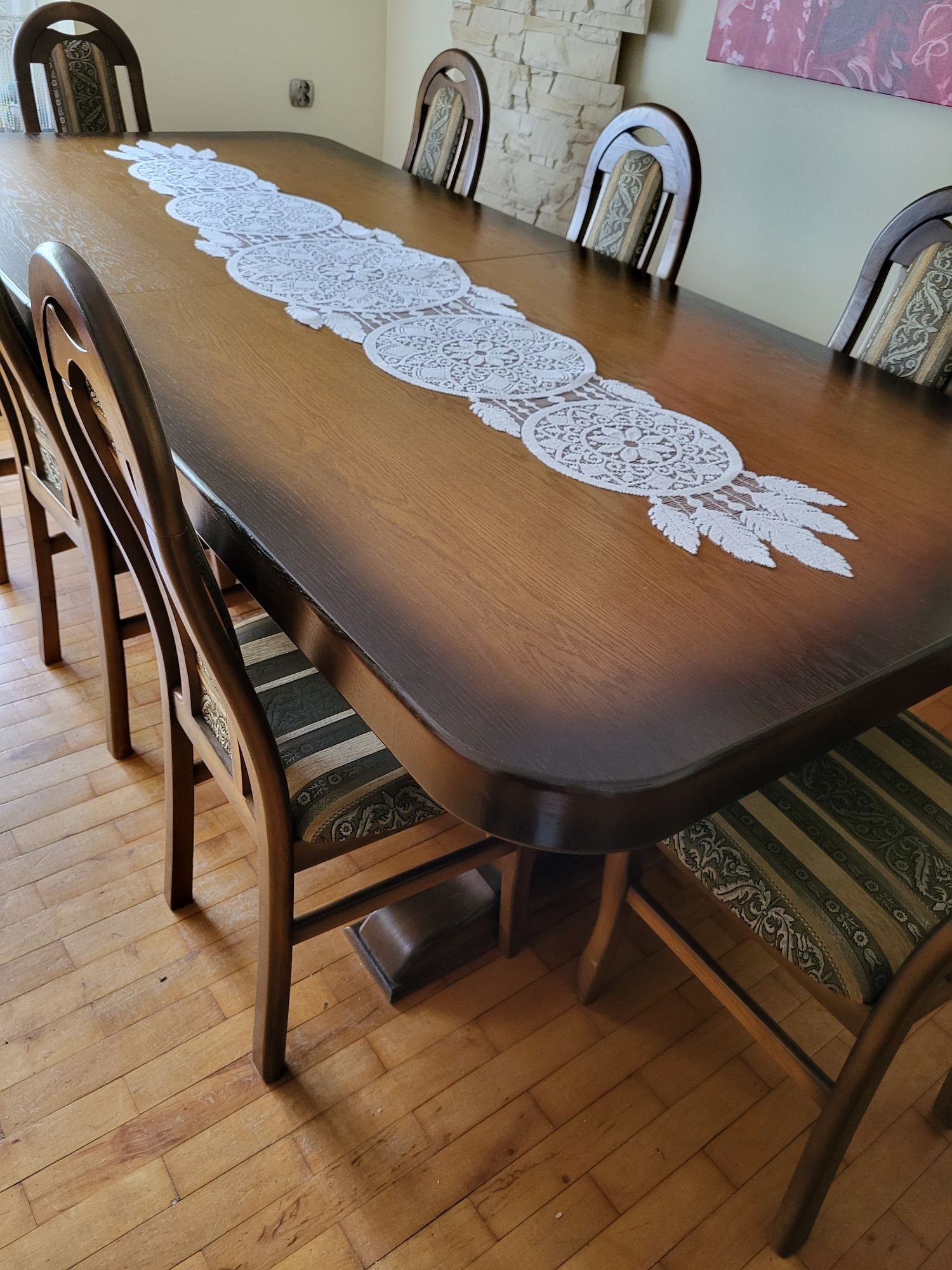 Solidny drewniany stół + 8 krzeseł