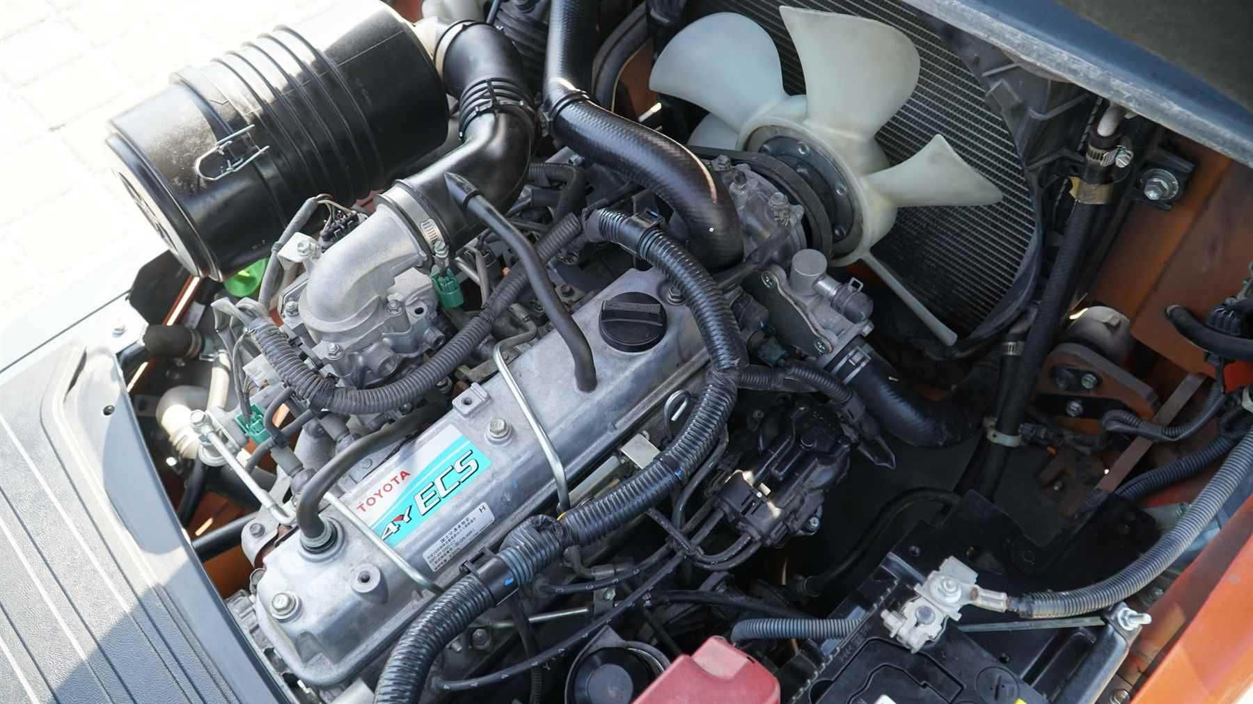 2016r  1500 kg  Toyota 02-8FGL15  benzyna +LPG wózek widłowy z Japonii